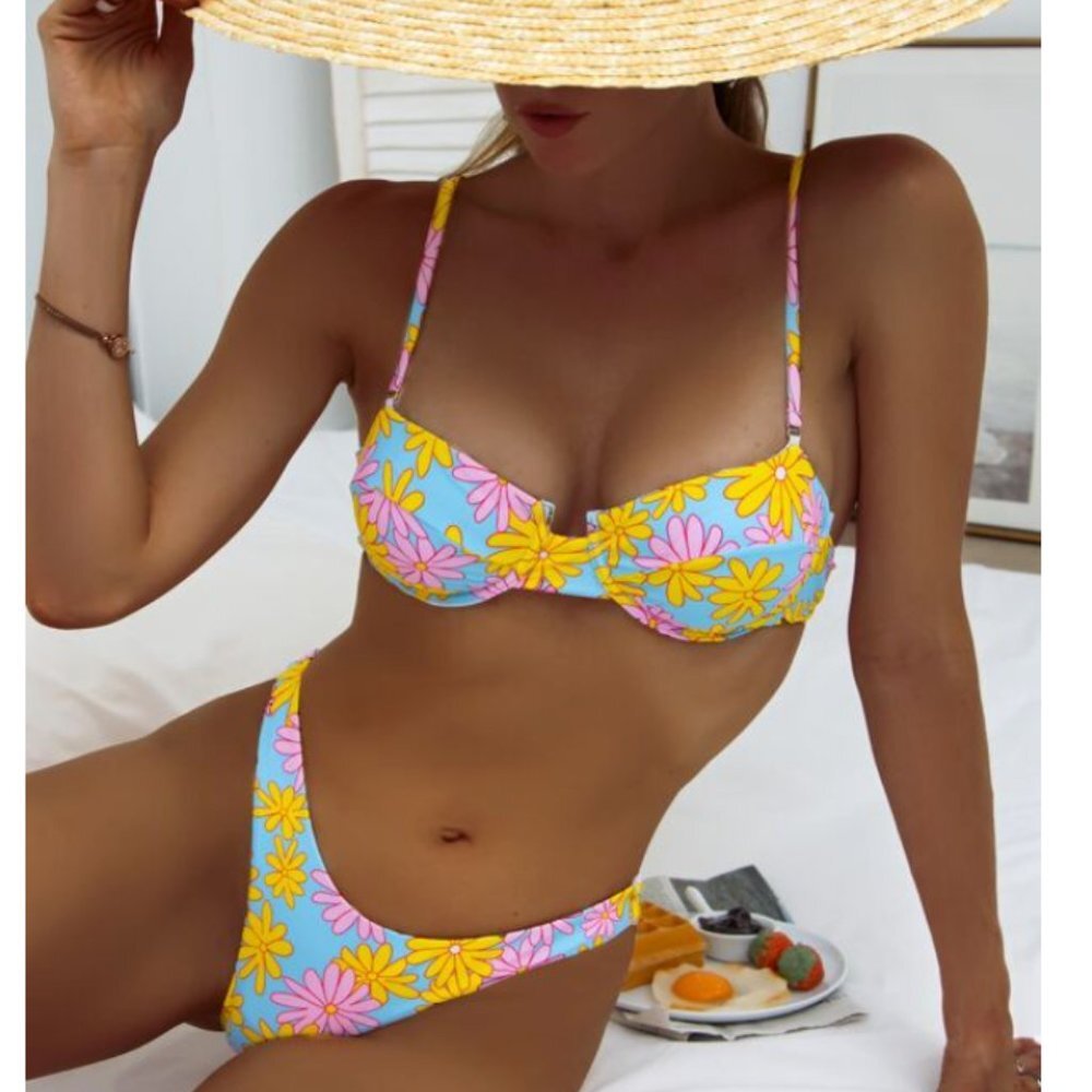 NEW- Floral Random Print Underwire Bikini Swimsuit Size S